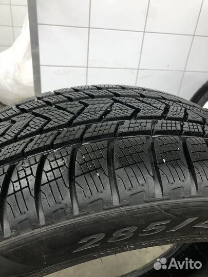Pirelli Scorpion Winter RFT 285/45 R21 113V