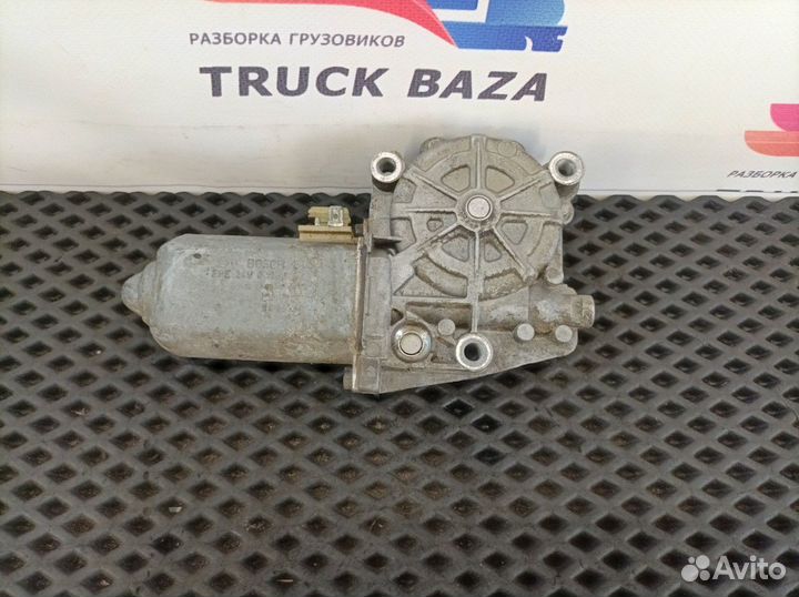 Моторчик стеклоподъемника левый