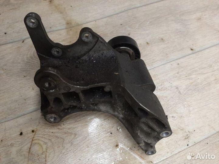 Кронштейн гидроусилителя руля Mitsubishi Lancer 10