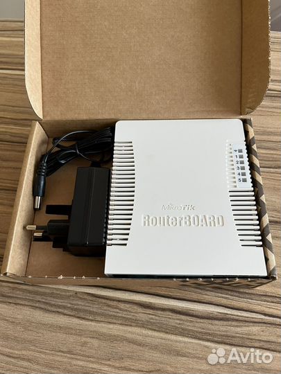 Маршрутизатор wi-fi роутер Mikrotik RB951Ui-2Hnd