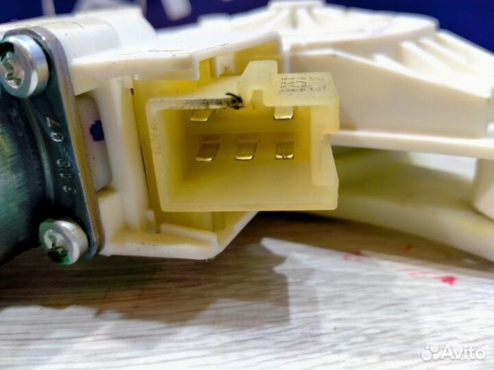 Мотор стеклоподъемника задний левый Mercedes-Benz