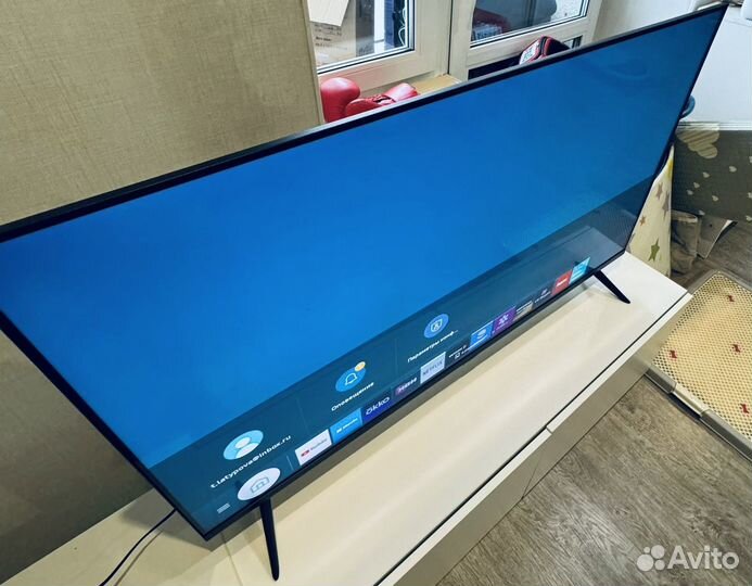 Телевизор Samsung UE50AU7002U