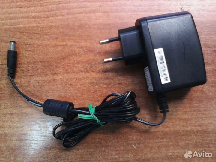 Блоки питания на 12 В (от 0,5 до 2 А) и 5 В*2 А