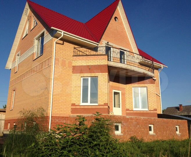 Коттедж 200 м² на участке 12 сот.