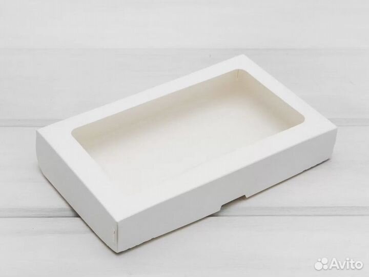 Коробка белая с окном 25 * 15 * 4см