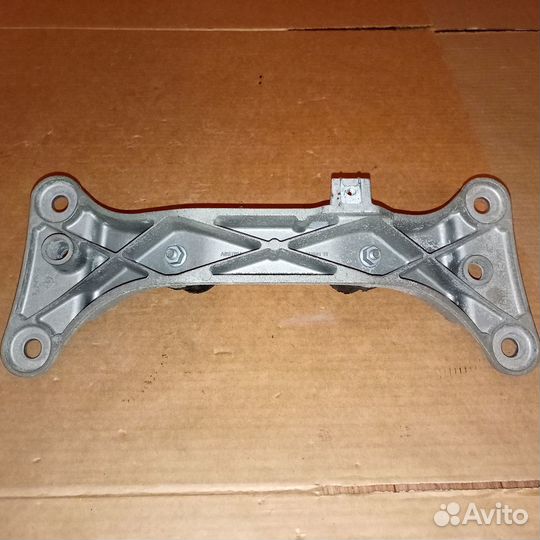 Опора кпп BMW E90 22316778059