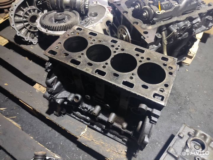 Блок двигателя голый 2.5 G9U754 Рено Мастер 2