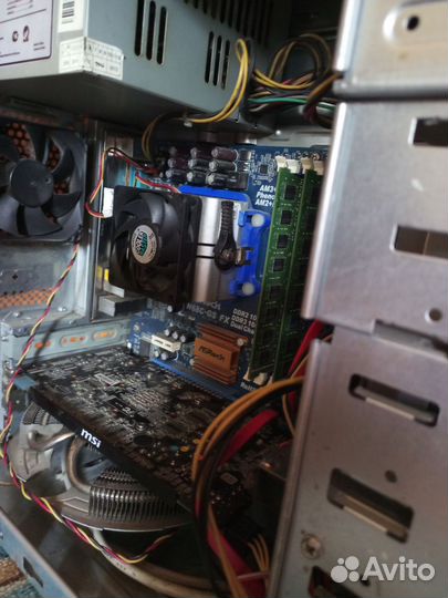 Почти игровой системный блок с монитором
