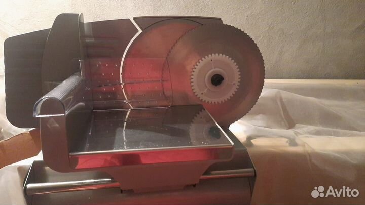 Машинка для нарезки колбасы, сыра
