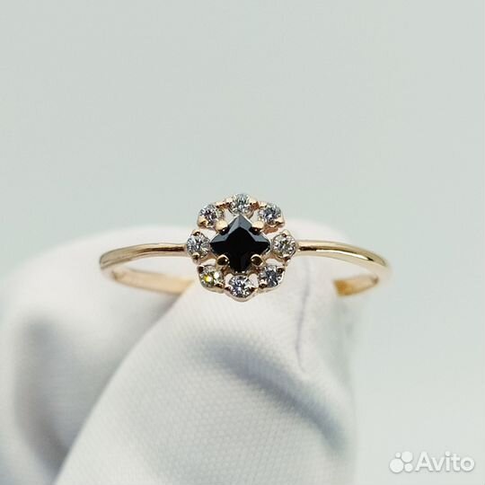 Золотое кольцо с камнем 16,5р