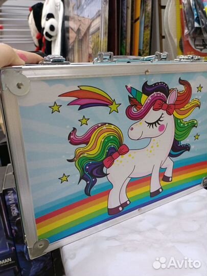 Набор для рисования и творчества в чемодане