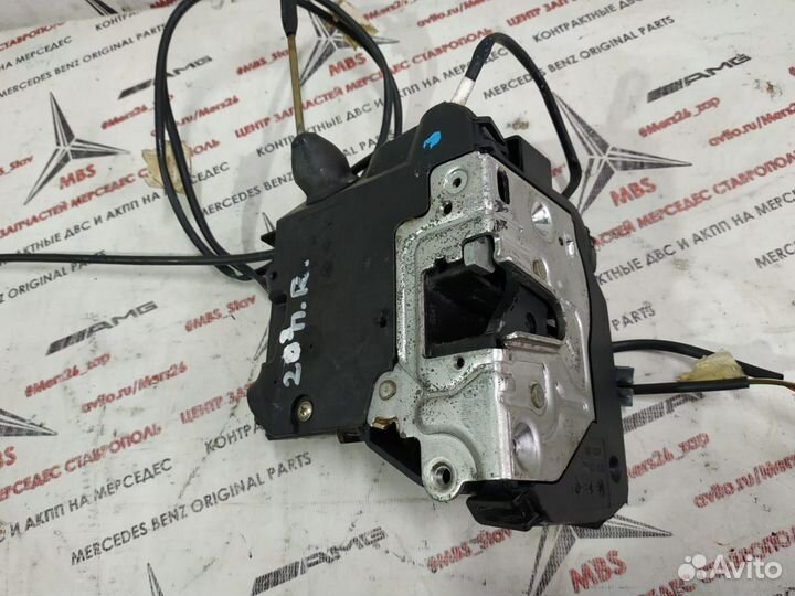 Замок двери w203 Mercedes перед правый(прав руль)