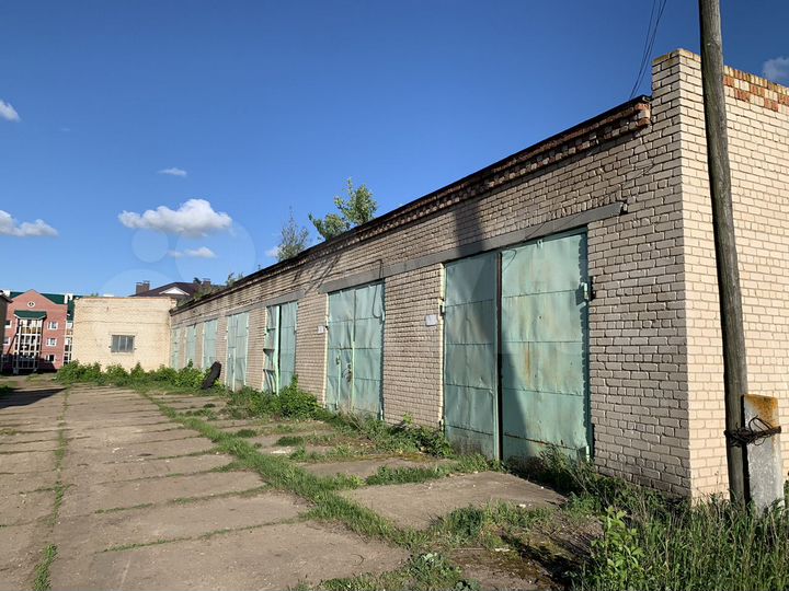 Гараж, > 30 м²