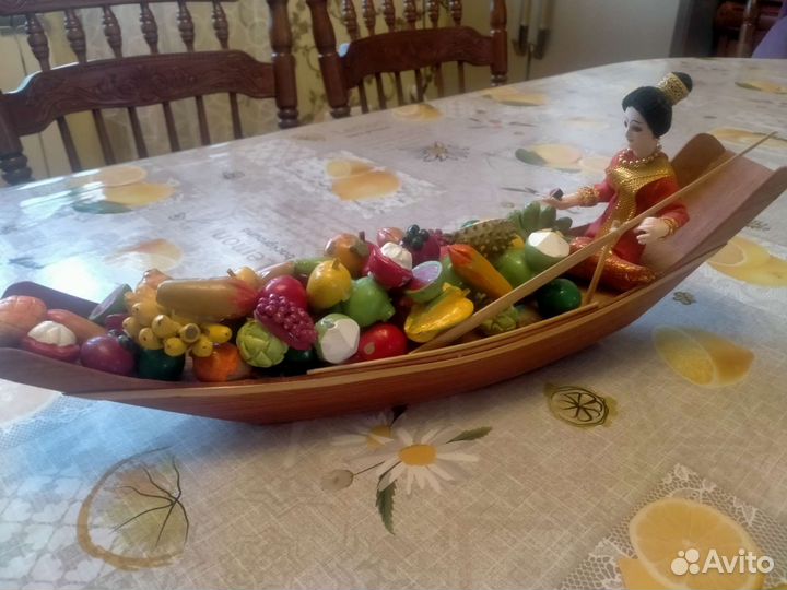 Тайская лодочка с фруктами большая