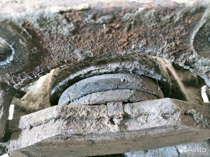 Передний правый суппорт Renault Kangoo 1