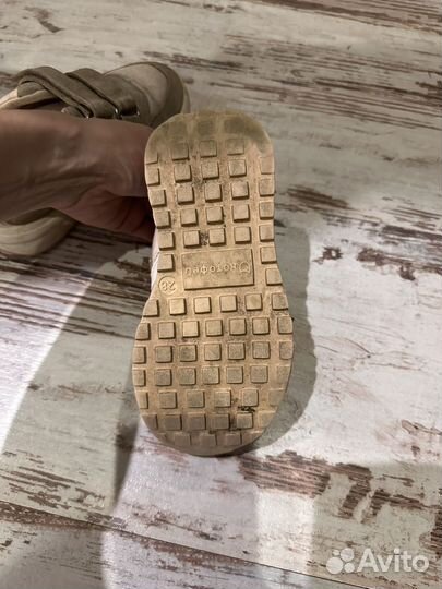 Кроссовки для девочки 28 размер