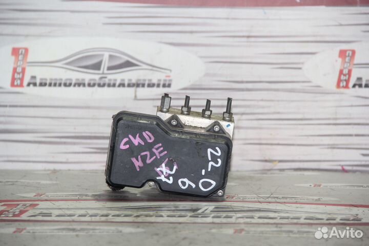 Блок ABS c Toyota Auris NZE151H 1NZ-FE