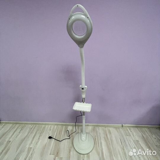 Лампа-лупа на гибкой гофре