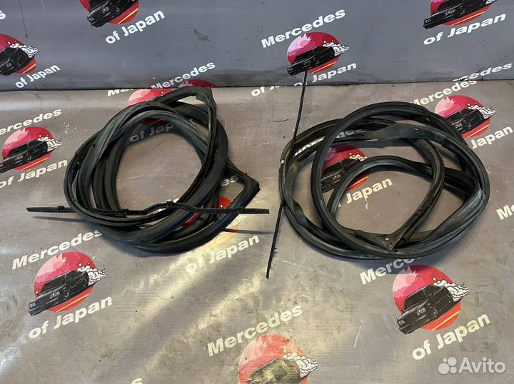 Резинки уплотнительные для задних дверей w124