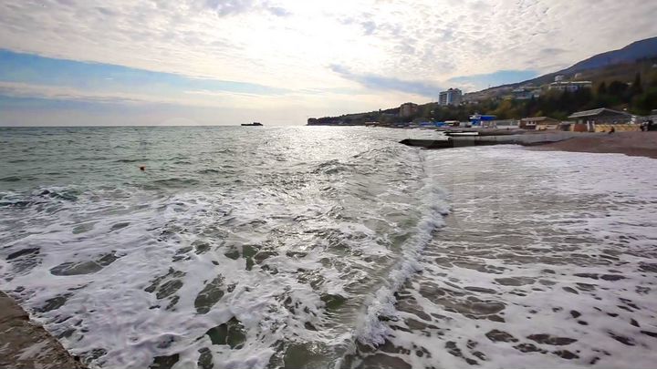 2-к. квартира, 57 м², 1/9 эт.