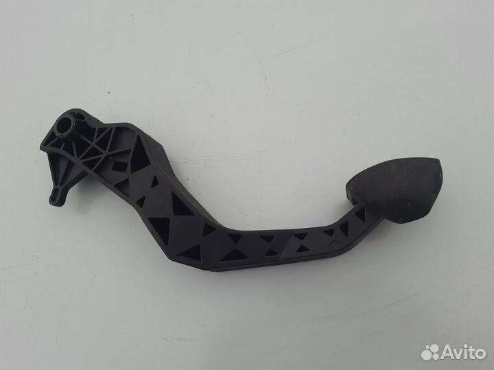 Педаль сцепления Skoda Fabia