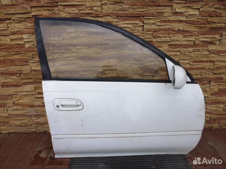 Тойота Карина 190 дверь передняя правая 1992-1998