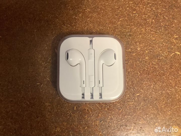 Продаются проводные наушники Apple EarPods