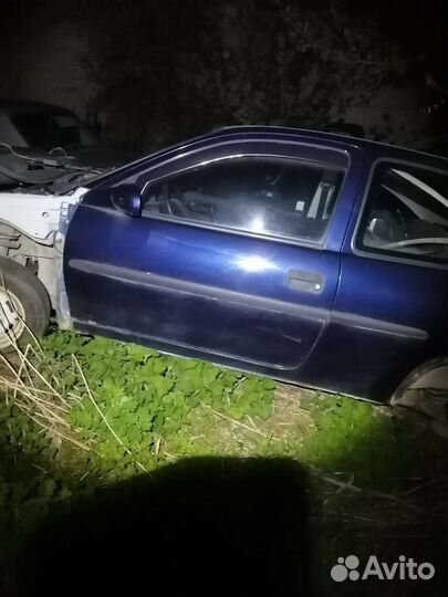 Дверь на Opel Corsa