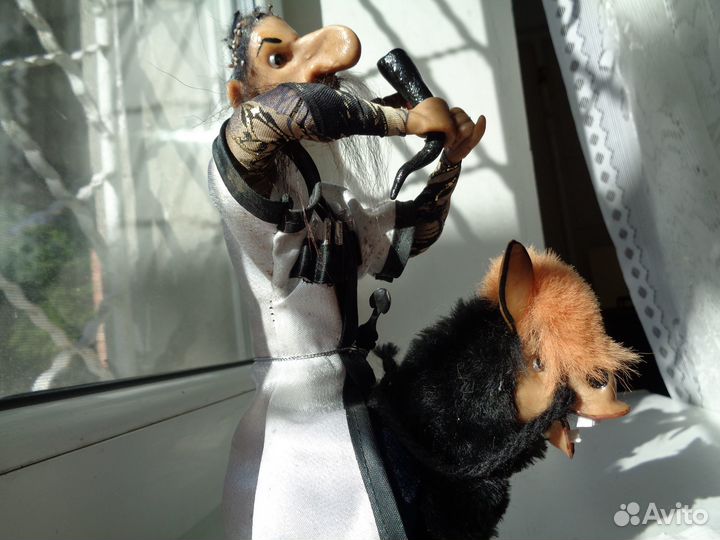 Статуэтка ручная работа сувенир;высота- 23,5 см