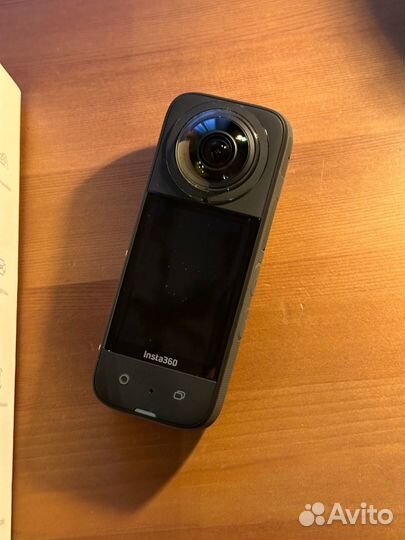 Insta 360 x3 с защитным стеклом, и палками