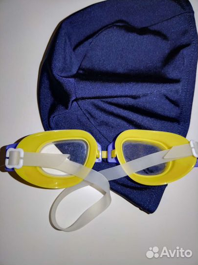 Плавки новые, шапочки, очки, шлепки
