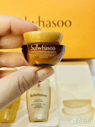 Sulwhasoo набор омолаживающих мини с женьшенем