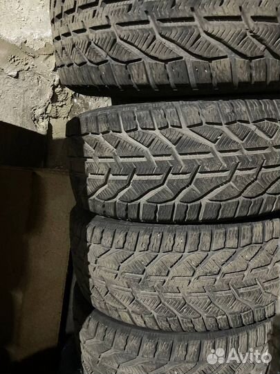 Tigar Winter 235/50 R18