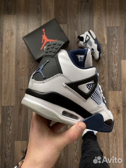 Кроссовки Air Jordan 4 Retro