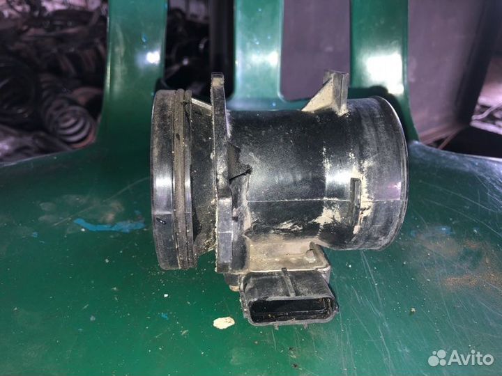 Датчик массового расхода воздуха Mazda Demio DW3W