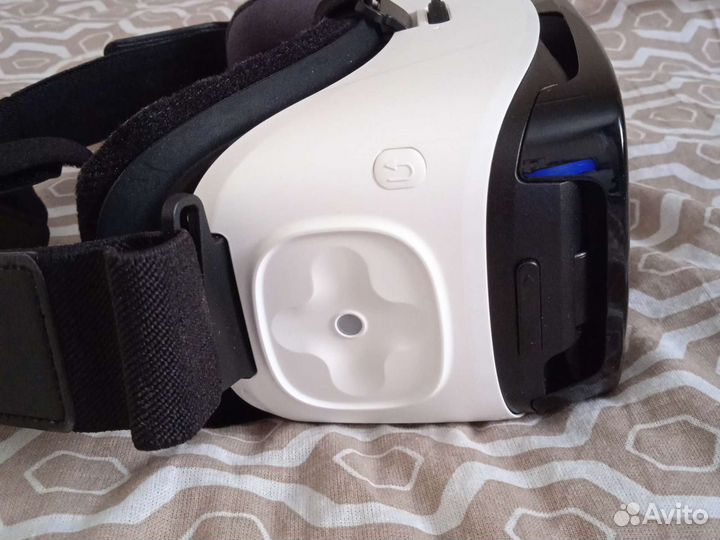 Очки виртуальной реальности Samsung Gear VR