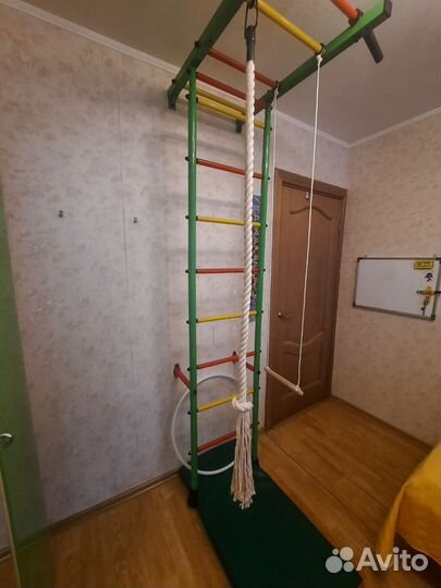 Шведская стенка с гимнастическим матом