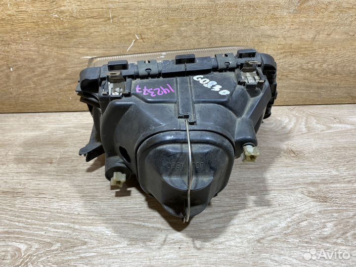 Фара передняя левая Opel Ascona C 142377