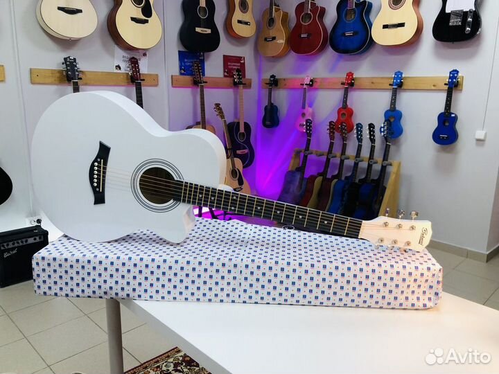 Гитара Belucci большого размера