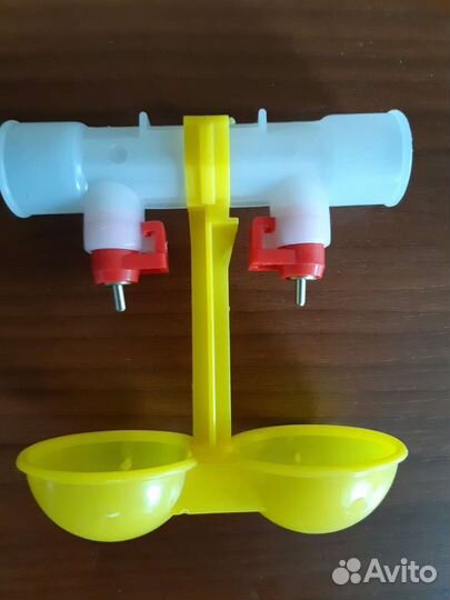 Поилка нипельная для птиц