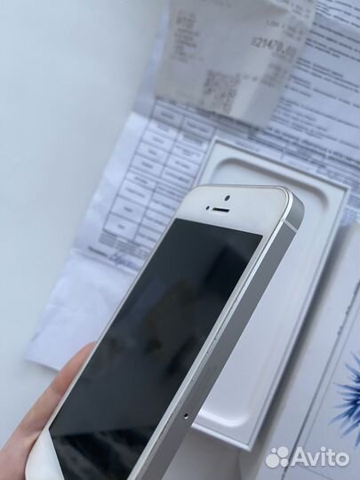 iPhone SE, 32 ГБ