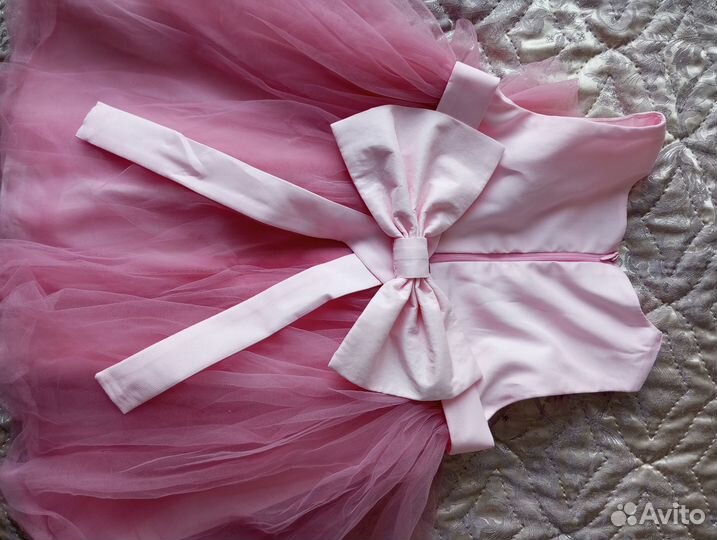 Нарядное платье на годик нежно розовое