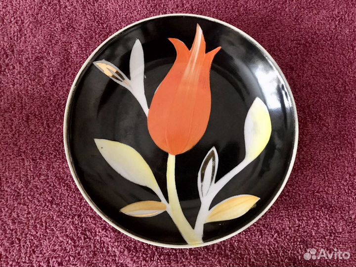 Блюдца и тарелка