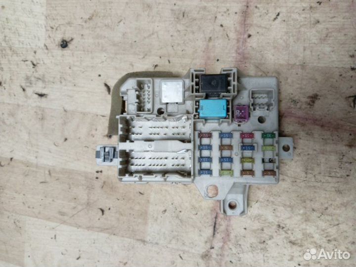 Блок предохранителей Mazda 6 GG лифтбек 2.3 L3