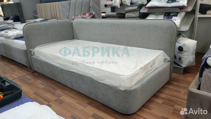 Кровать угловая