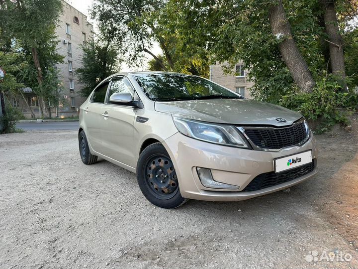 Kia Rio 1.6 МТ, 2013, битый, 180 000 км