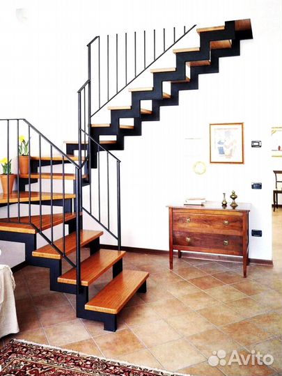 Лестница на второй этаж из металла