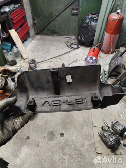 Крышка Ауди audi 2.8