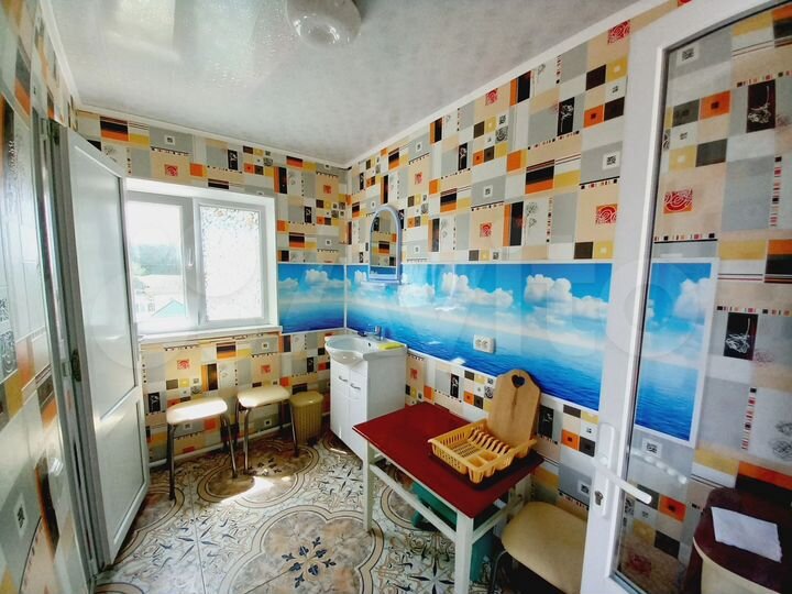 Комната 15 м² в 6-к., 1/2 эт.