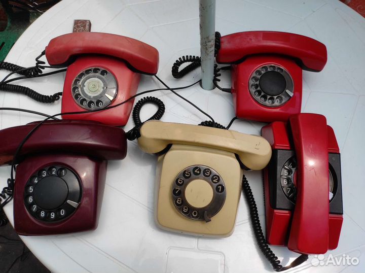 Старинный телефон